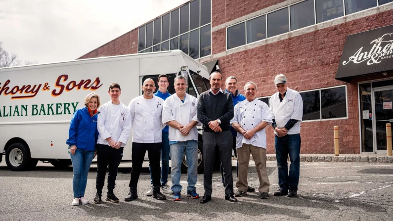 Niverplast | Anthony & Sons Italian Bakery