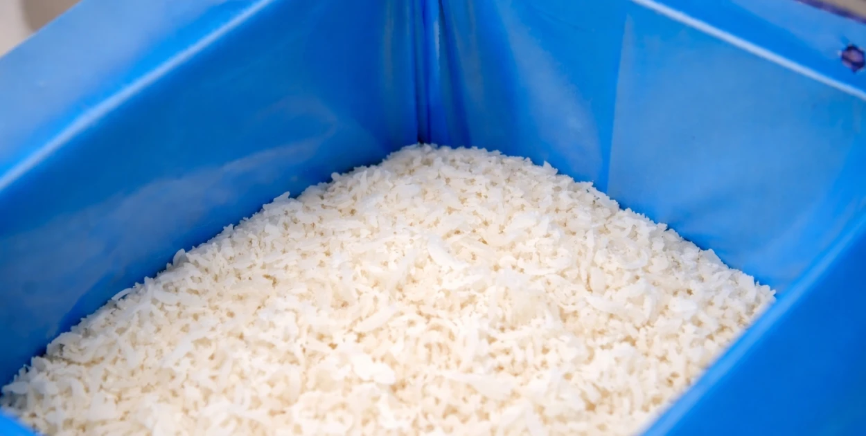 Dried Kokos close Bag in Box