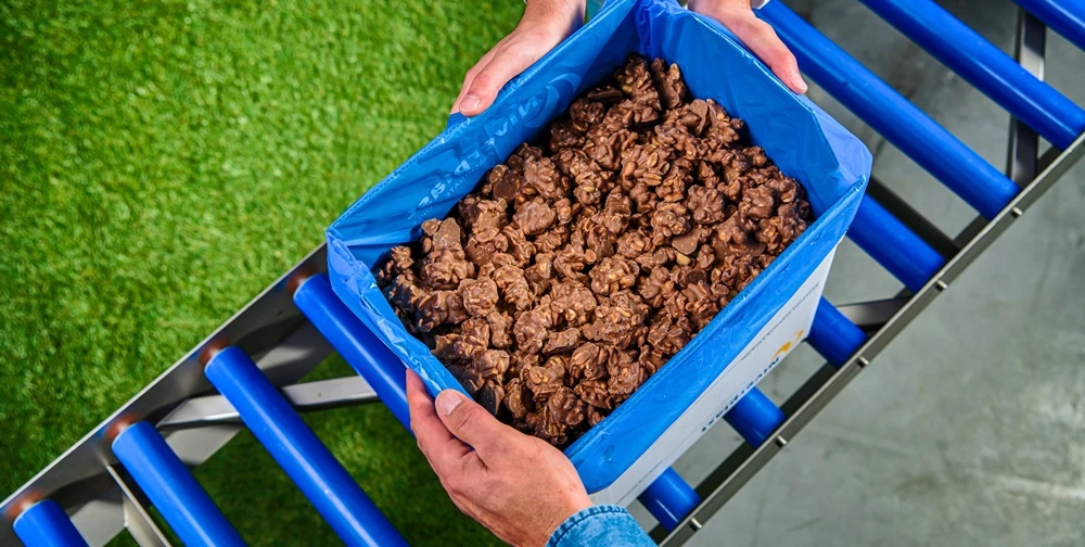 Chocolate peanuts | Bag in box | Niverplast