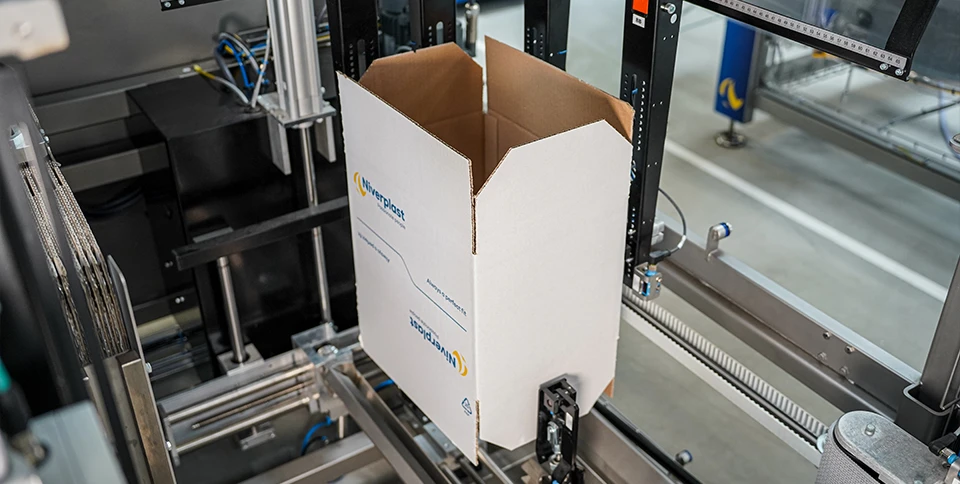 How It Works Step 1 Case Erecting | Combiplast | Niverplast