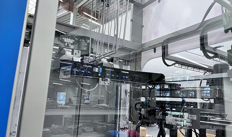 Servo x-as | Combiplast | Niverplast