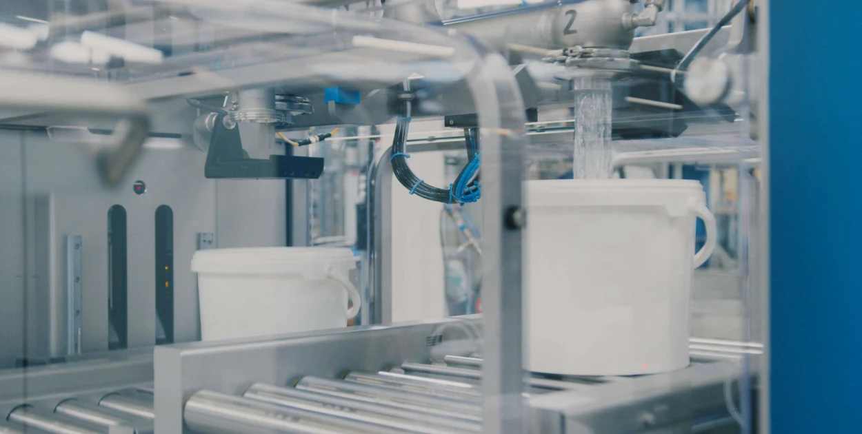 Easy change packaging