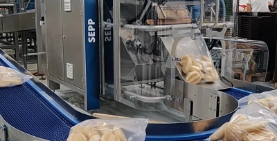 Vertical form filling sealing bread packaging