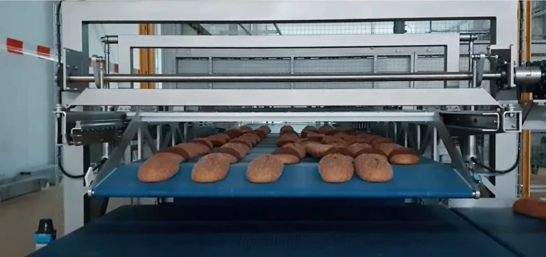 Fully automatic pick place line