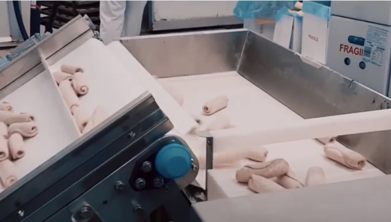 Packing and weighing pastry products2