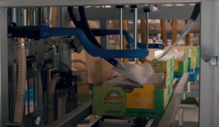 Fastest bag folding machine2