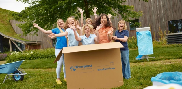 Vera Rieneke Simone doos v2